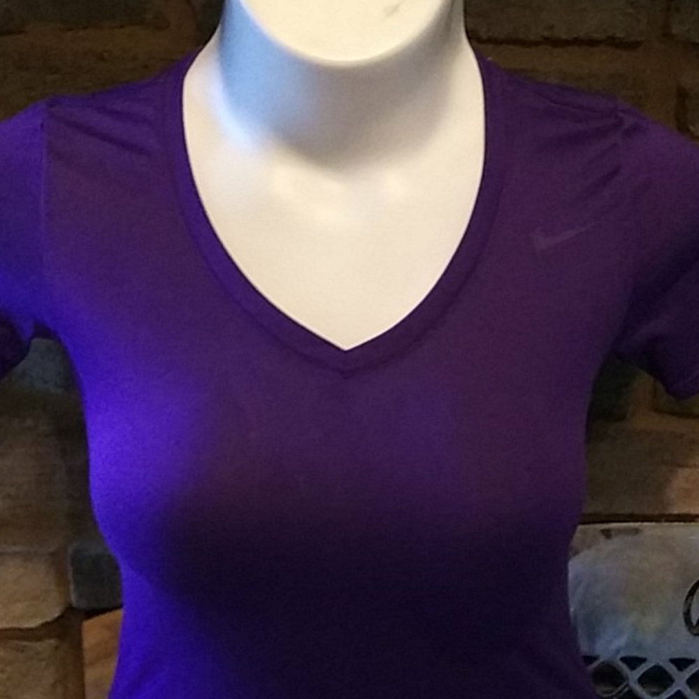 🔥Womens Nike Tee - Picture 4 of 5